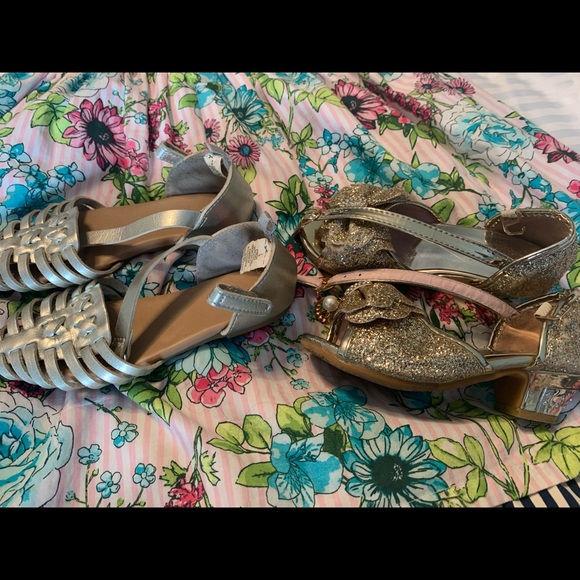 Girls Clothing Lot. Mostly sizes 4&5 couple size 6 - Picture 4 of 5